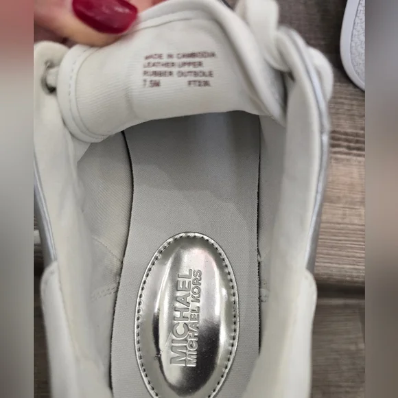 Michael Kors Women's silver and White platform Sneakers size 7.5 - Picture 7 of 9